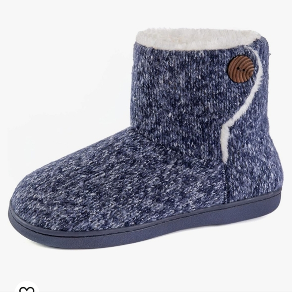 Size small 5/6. Bootie slippers with memory foam - Picture 3 of 11